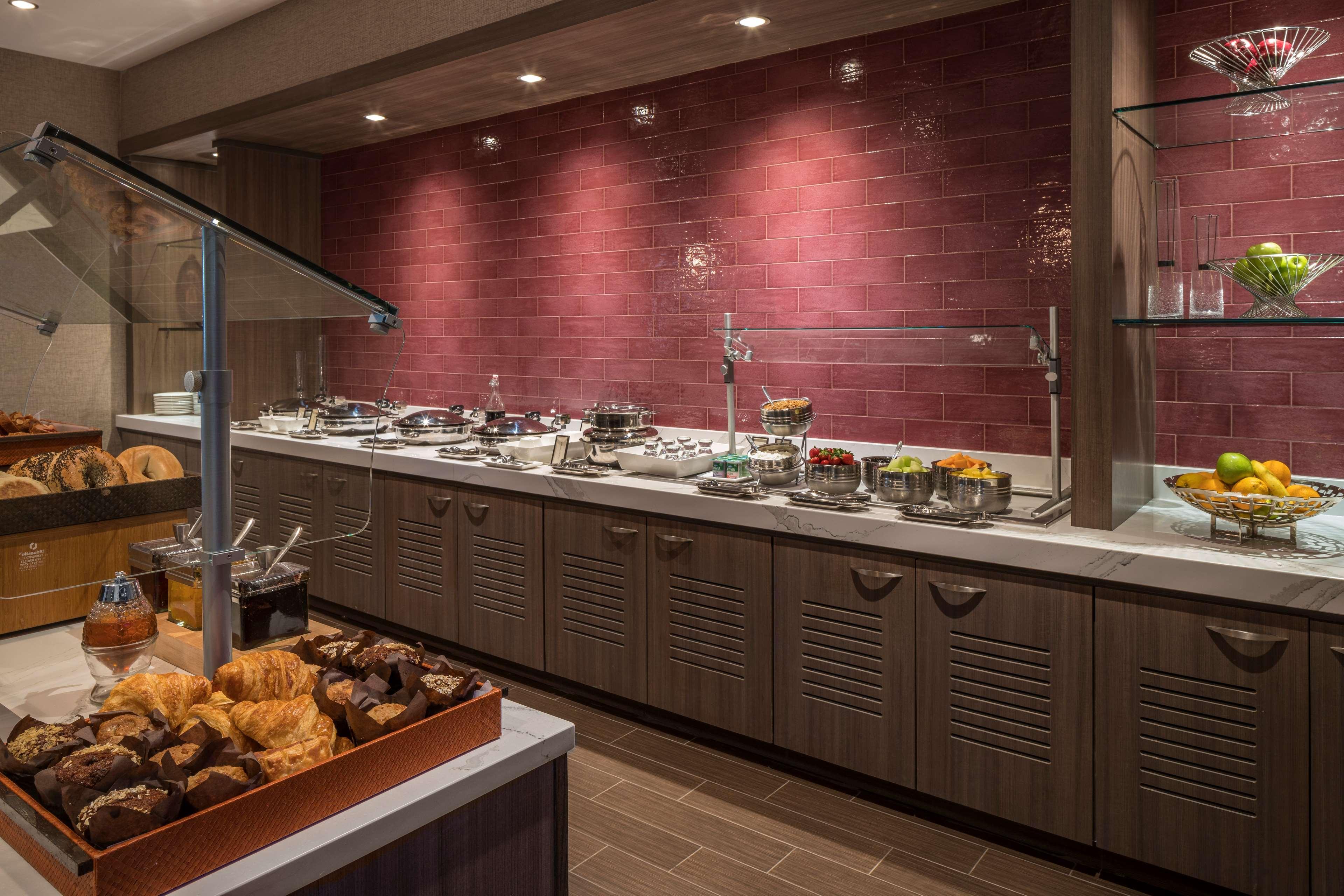 Hilton Washington Dc/rockville & Executive Meeting Center Hotel 3*